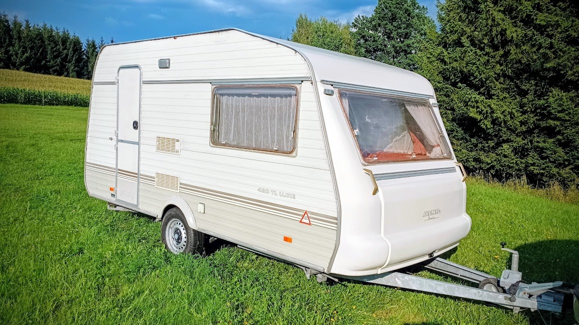 Avento 420 TL Premier, koupelna, WC, TV