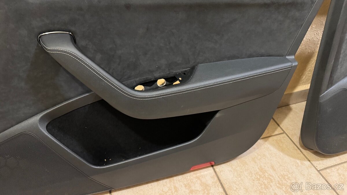 Superb 3 Obložení dveří alcantara