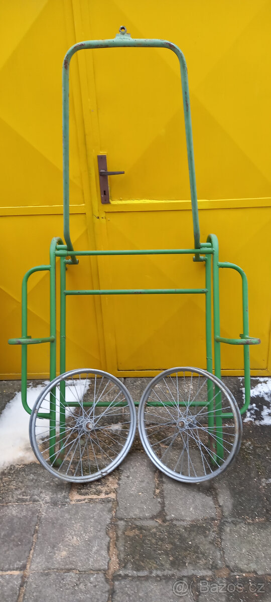Ruční dvoukolový vozík