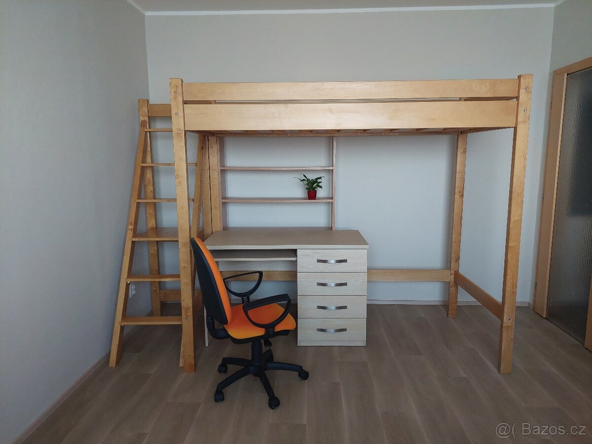 Vyvýšená (patrová) postel, psací stůl a židle