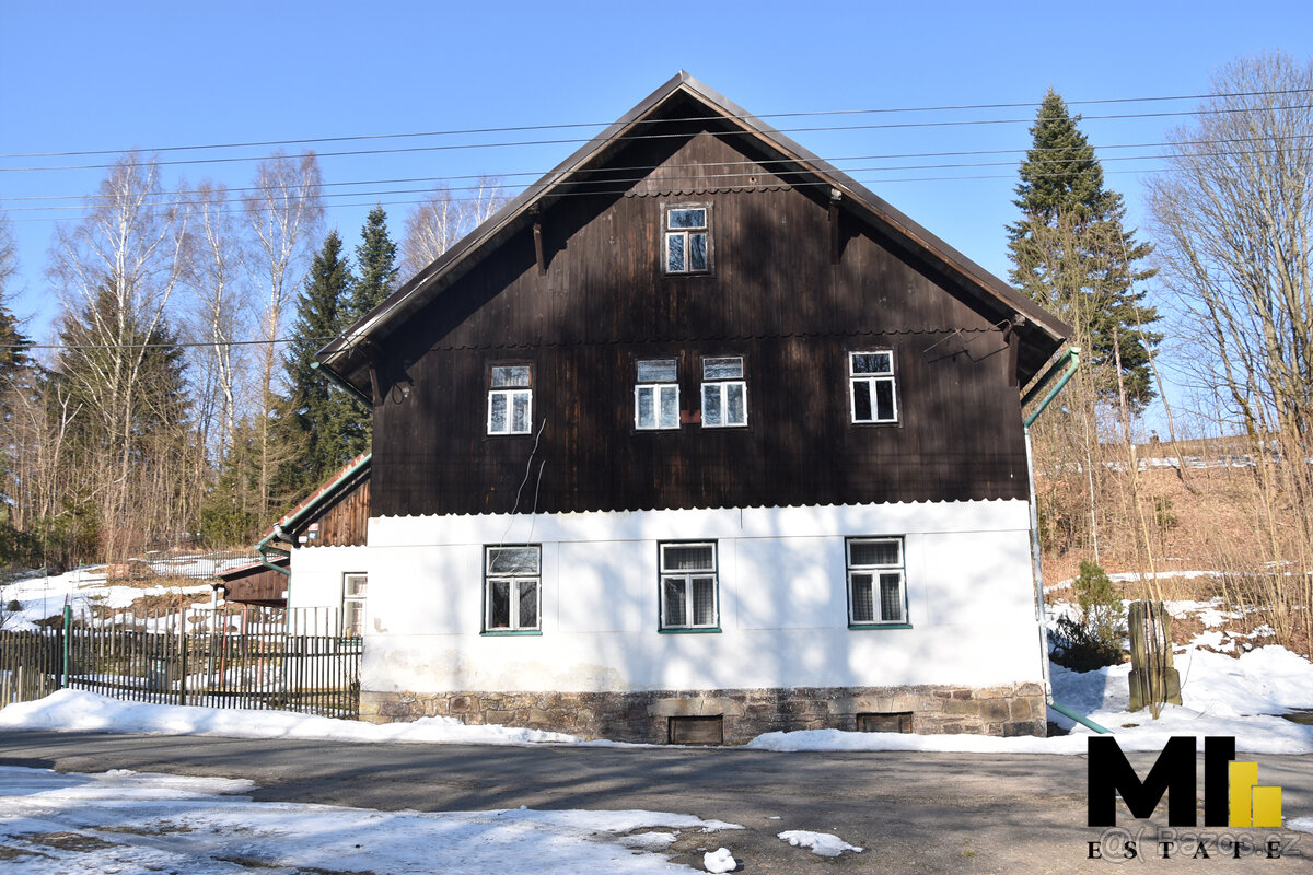 Prodej rodinného domu 378 m², pozemek 1 660 m², Bartošovice