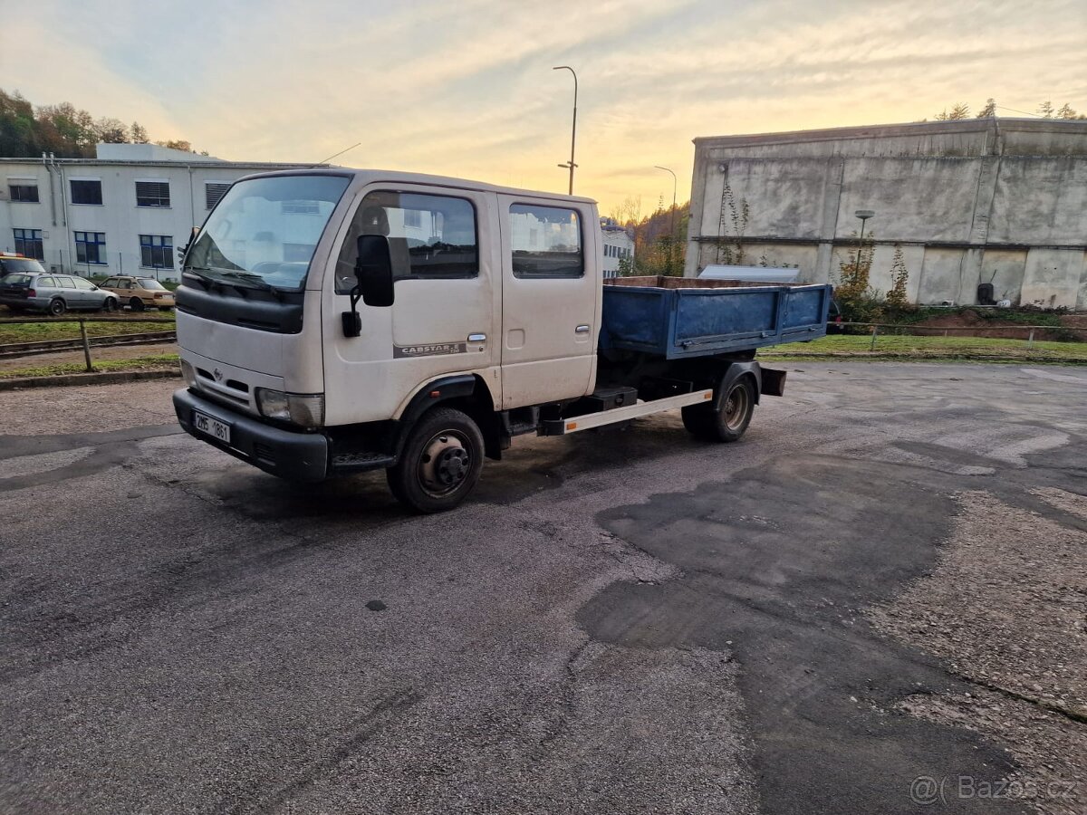 Prodám Nissan Cabstar hákový nosič 3,0tdi 88kw