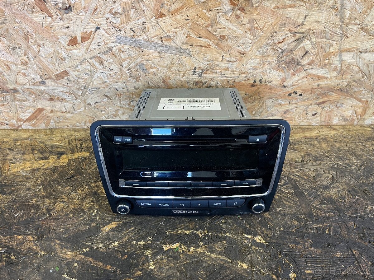 RADIO SWING ŠKODA SUPERB 2 FACELIFT 3T0035161K