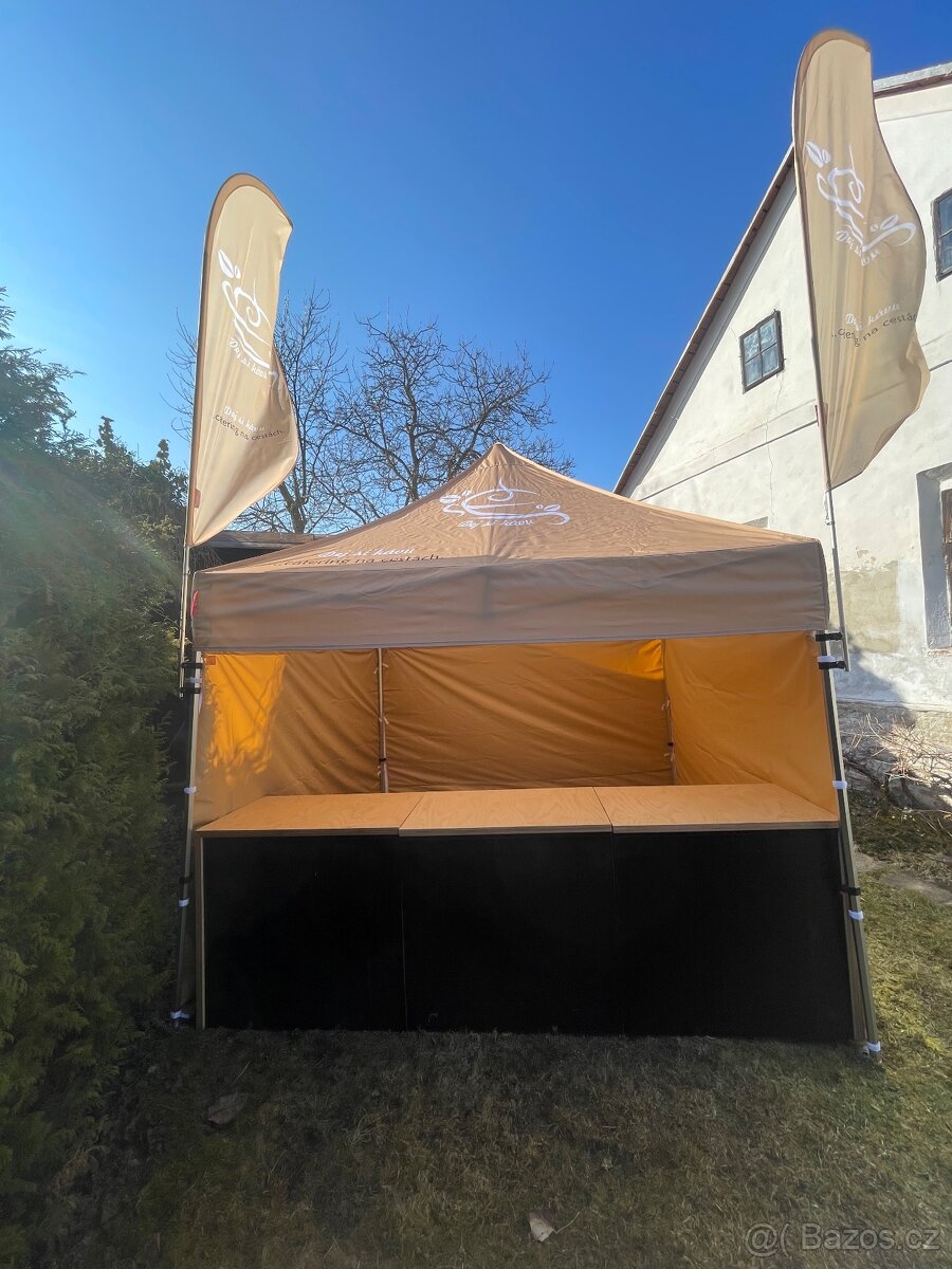 3x Stůl / bar / pult na kolečkách Původně pro kávový stánek