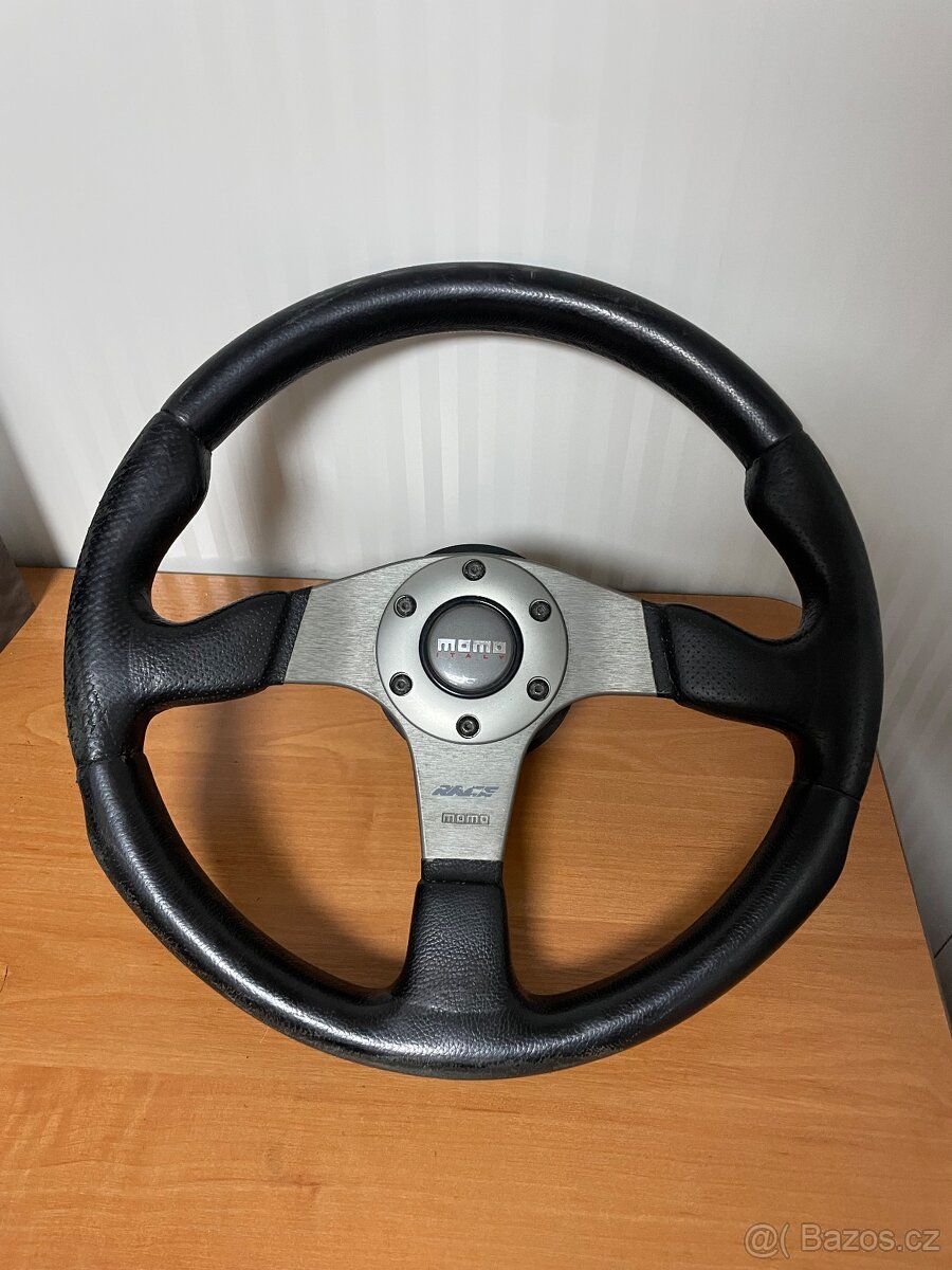 Sportovní kožený volant Momo Race