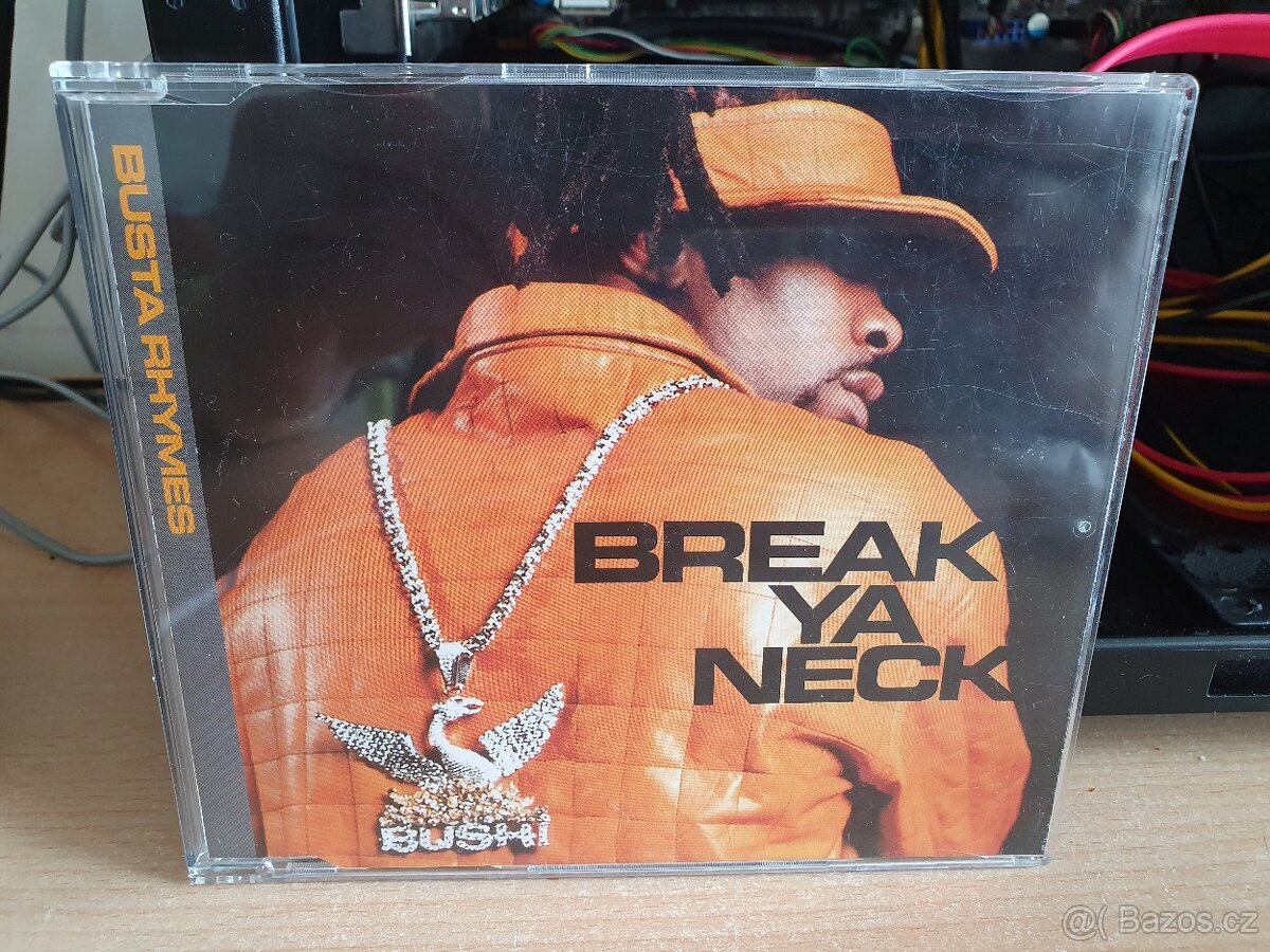 Použité cd, styl hudby u všech jde mimo mě. Dostal jsem