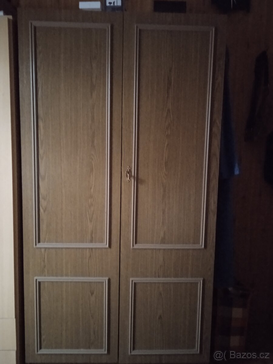 Šatní skříň