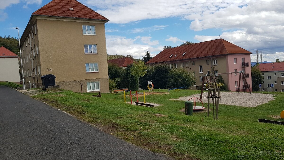 Pronájem bytu 2+1 Svahová Meziboří