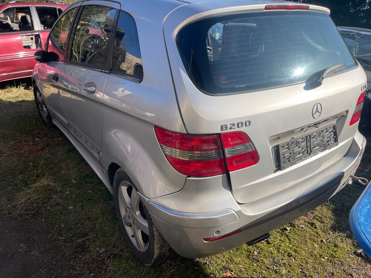 Mercedes benz B245