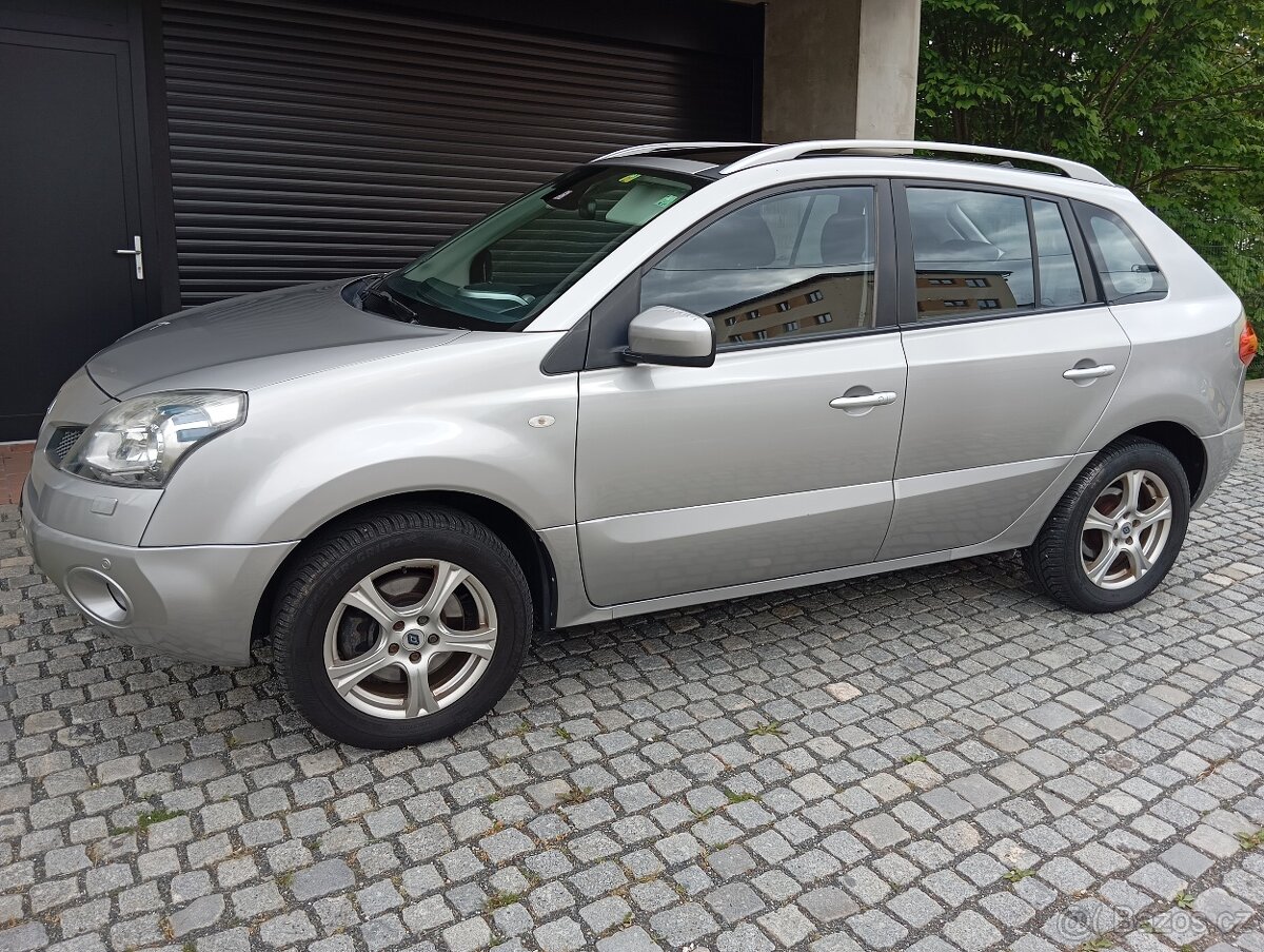 RENAULT KOLEOS SUV 4WD 2,0 dci NAVI,xenon..