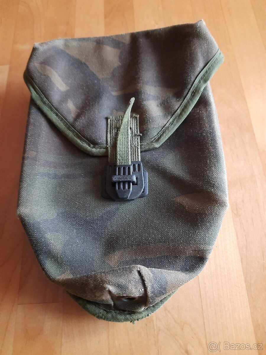 Pouzdro na lopatku