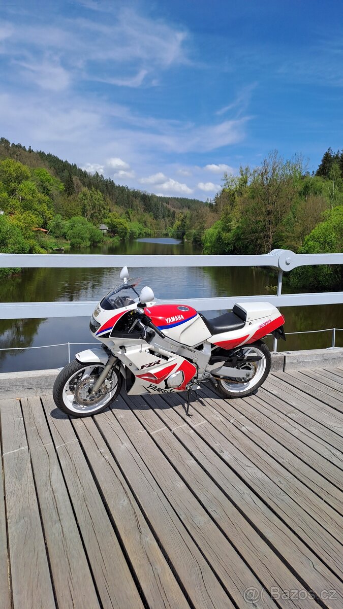 Yamaha FZR 600 3HE