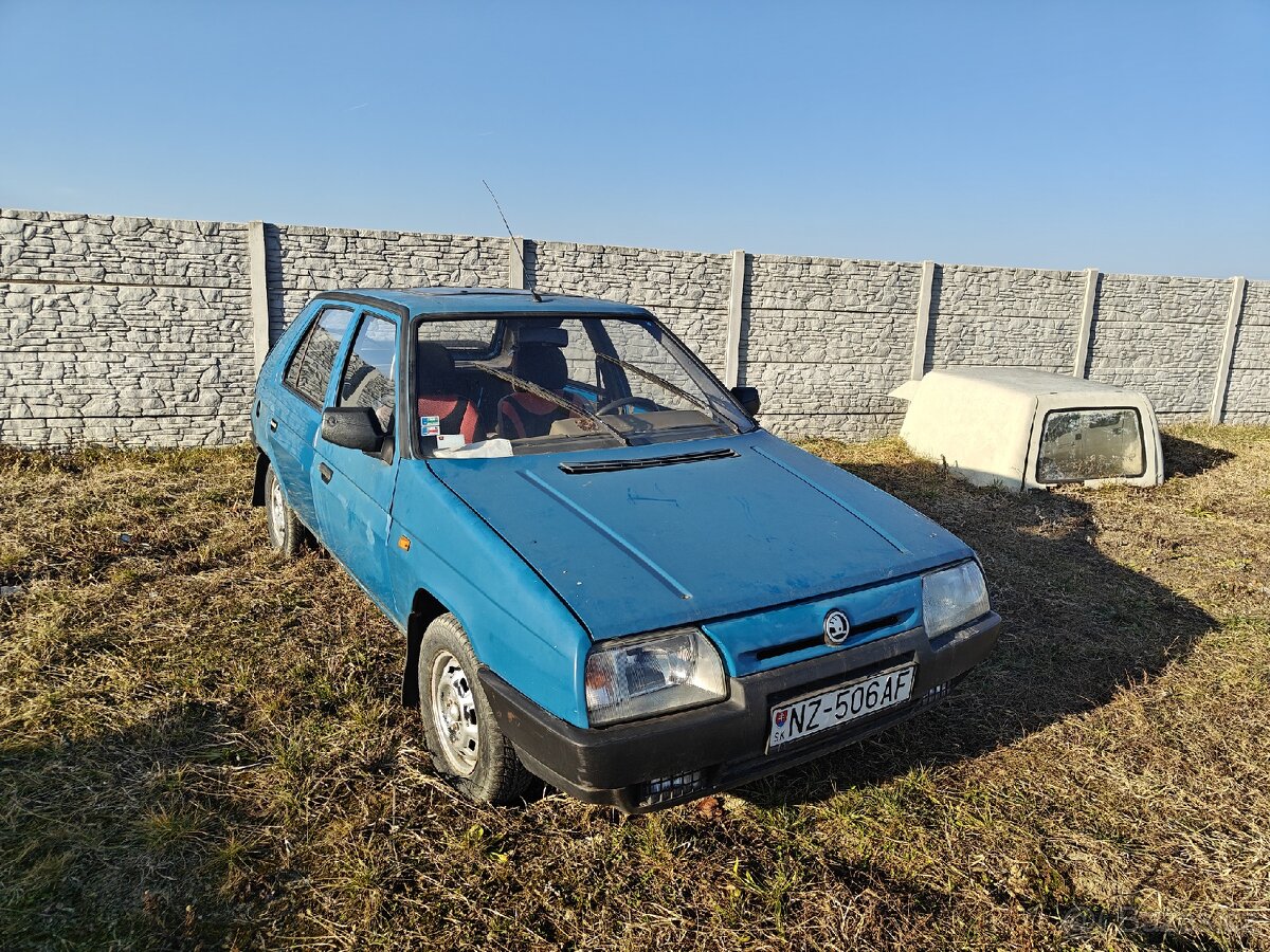 ŠKODA FAVORIT 135L