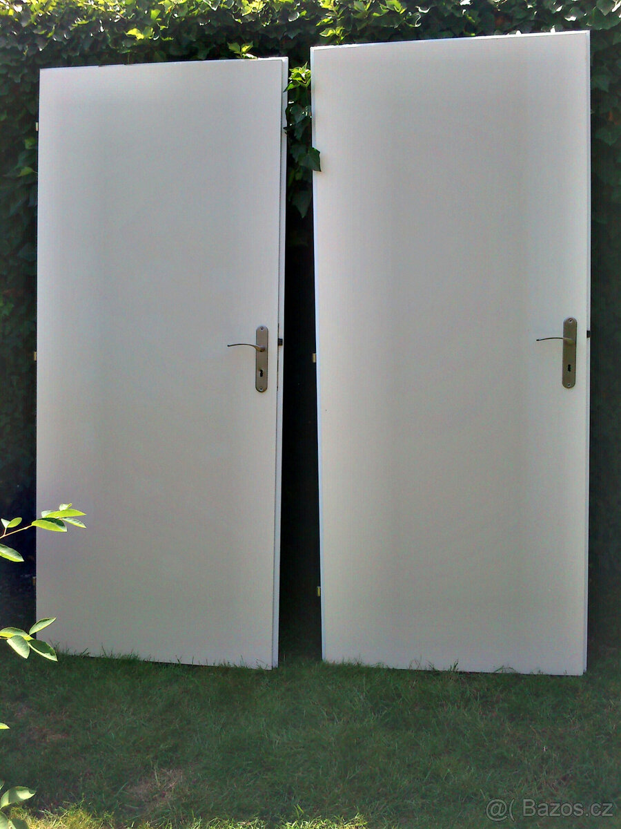 Dveře plné interier 80cm pravé