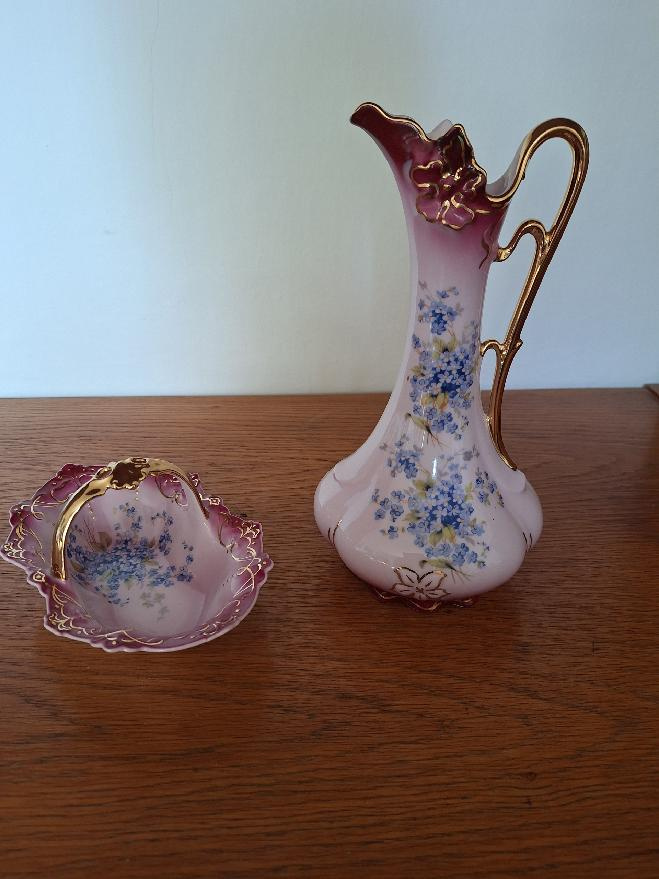 Krafa a košíček z růžového porcelánu