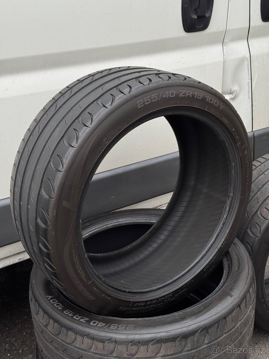 Letní pneumatiky 255/40 R19