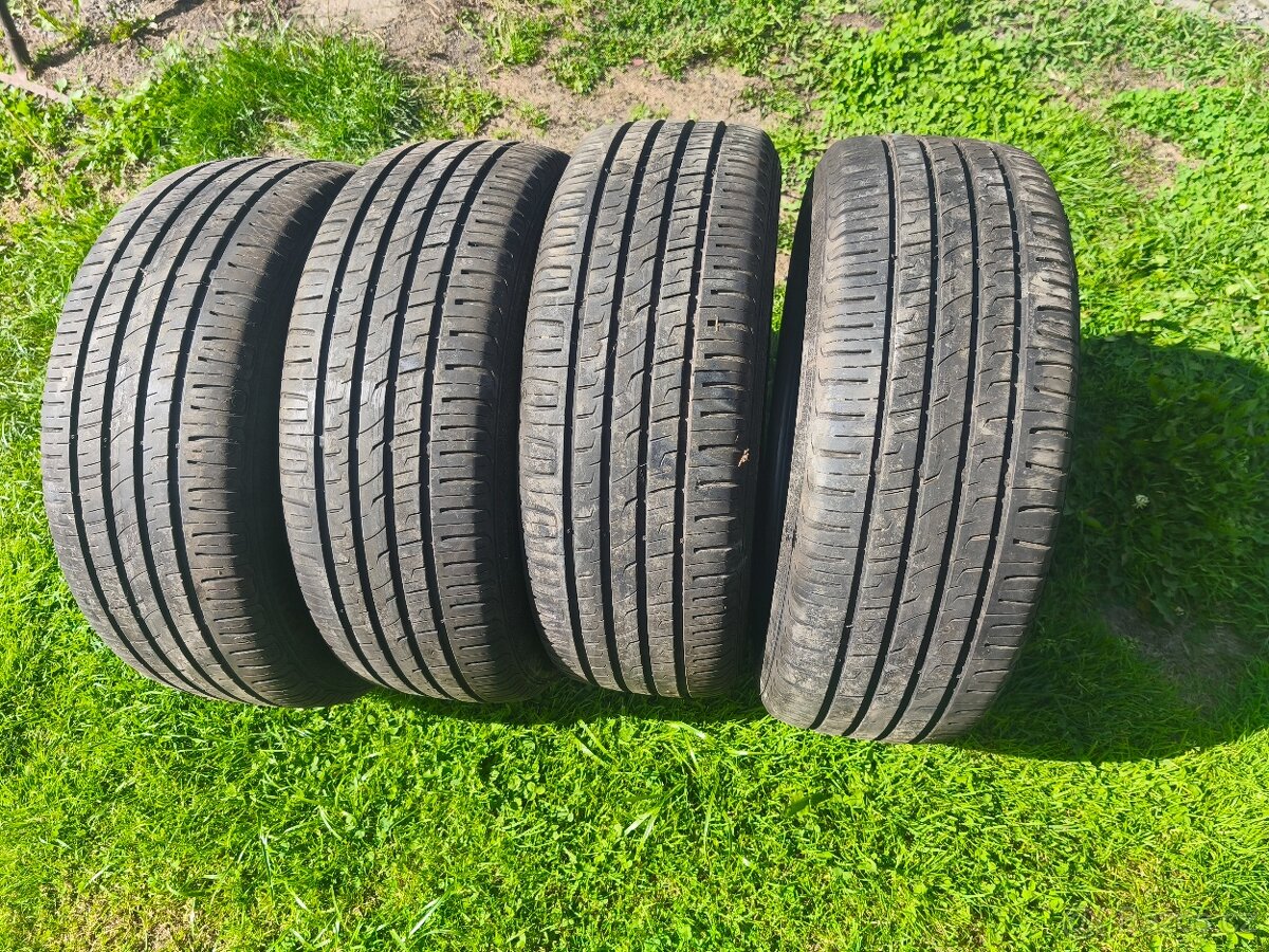 Letní pneu Barum Bravuris 185/55R15
