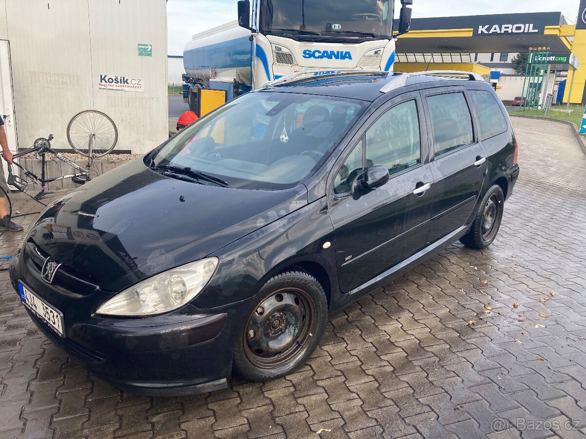 Peugeot 307 1.6 HDI. Rok 2005. 7 místné, tažné, klima