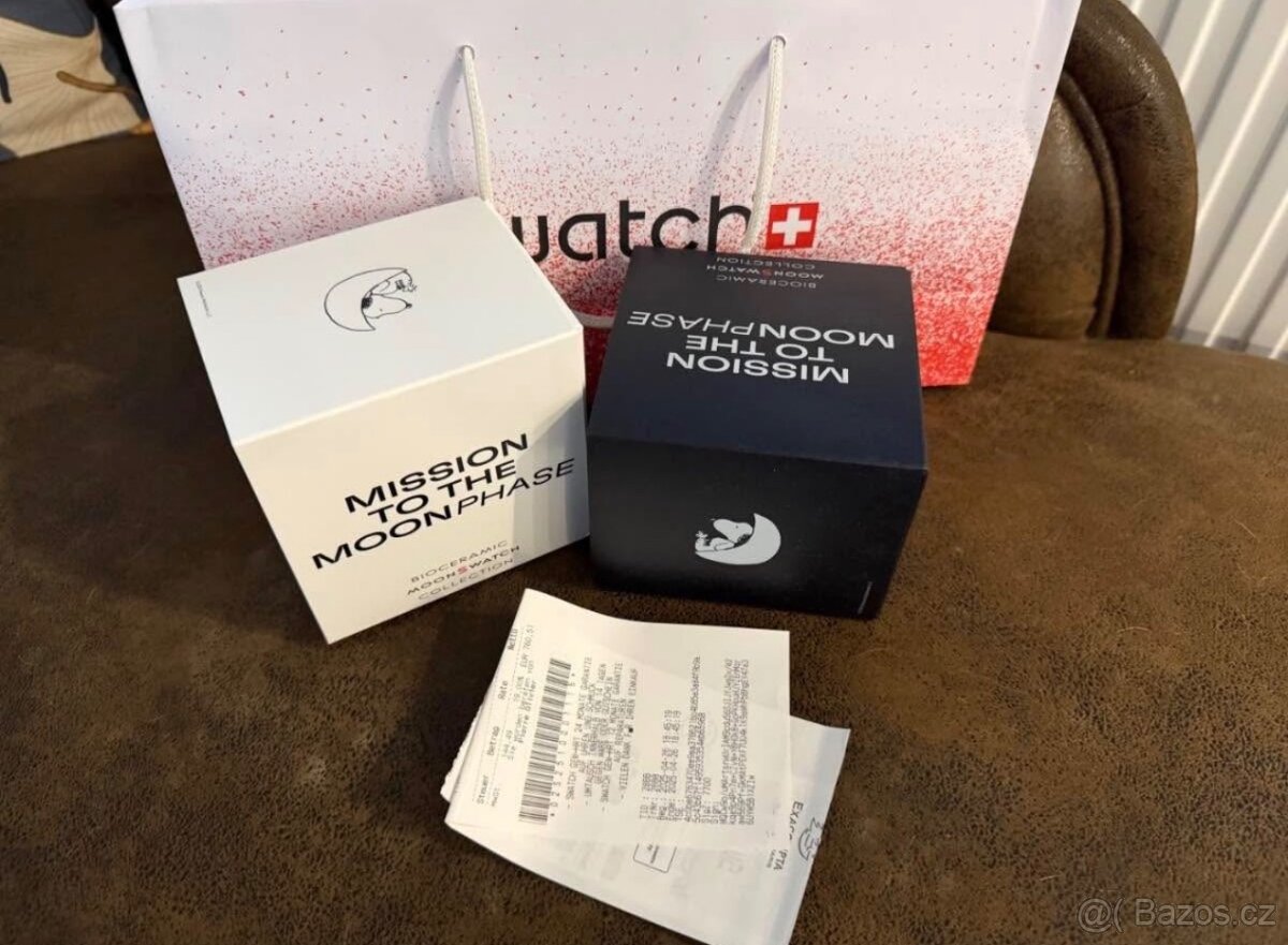 Omega x Swatch - Mission to the MoonPhase (White Snoopy)