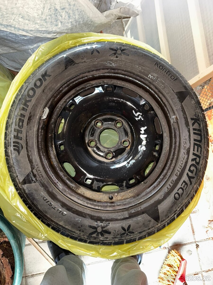 4 ks Letní pneu vč. disků Hankook Energy Eco 165/70 R14