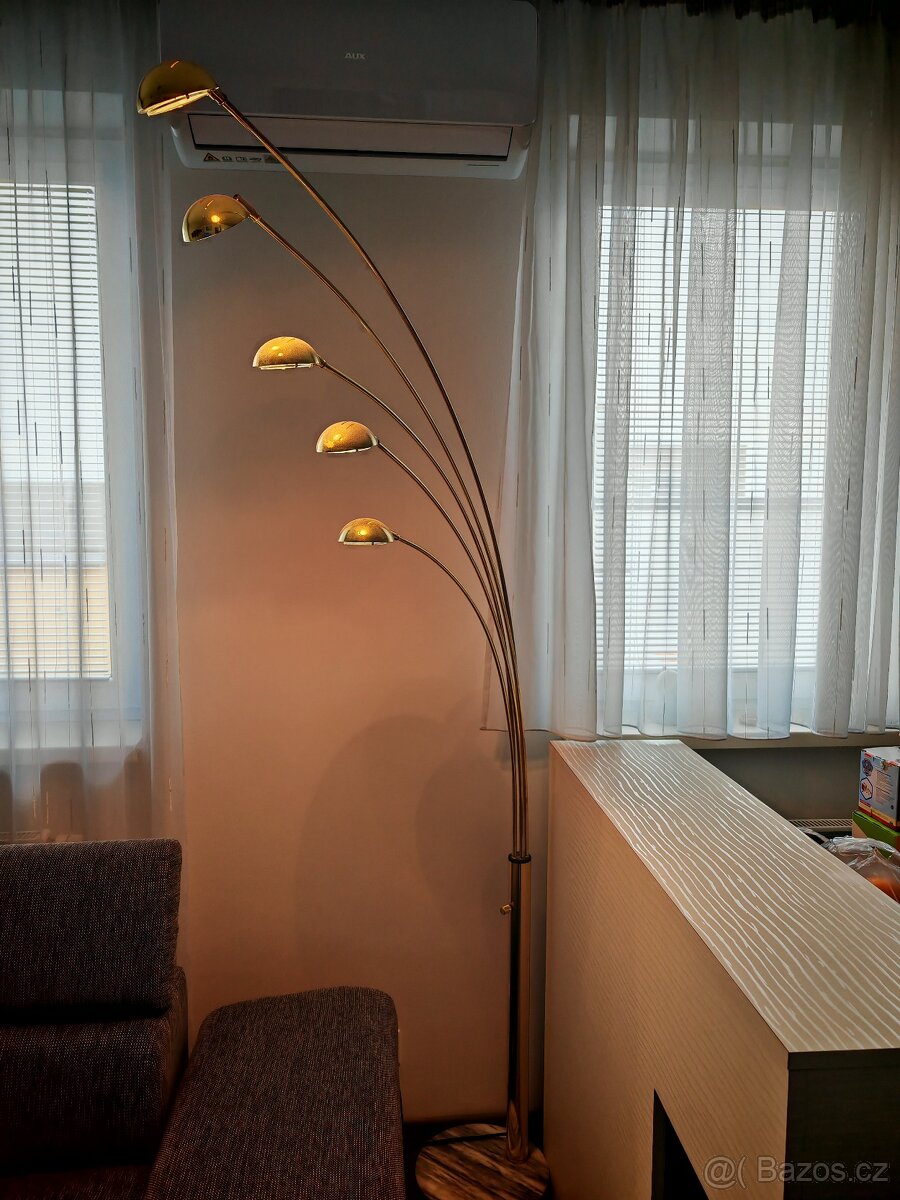 Stojací oblouková lampa, zlatá