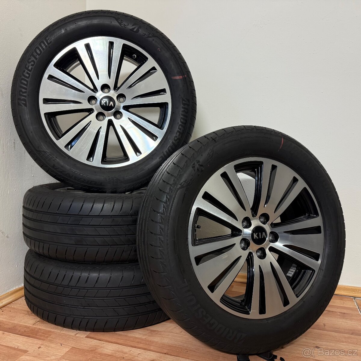 KIA SPORTAGE 5x114,3 R18 ET45+NOVÉ LETNÍ 235/55R18