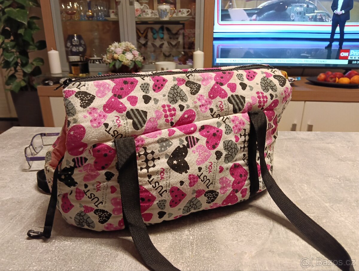 Taška pro pejska plus dva oblečky