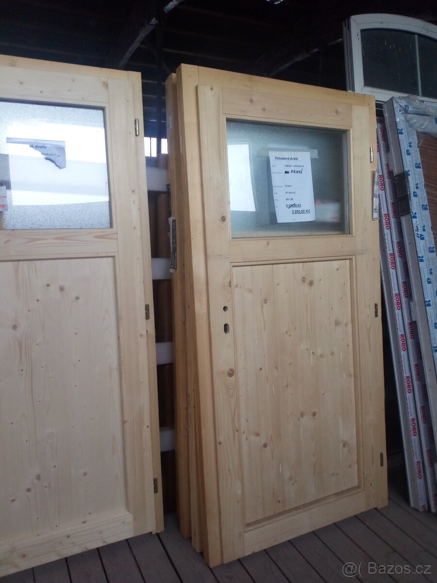 Dveře dřevěné