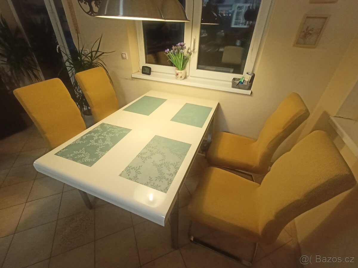 Židle a kuchyňský stůl set