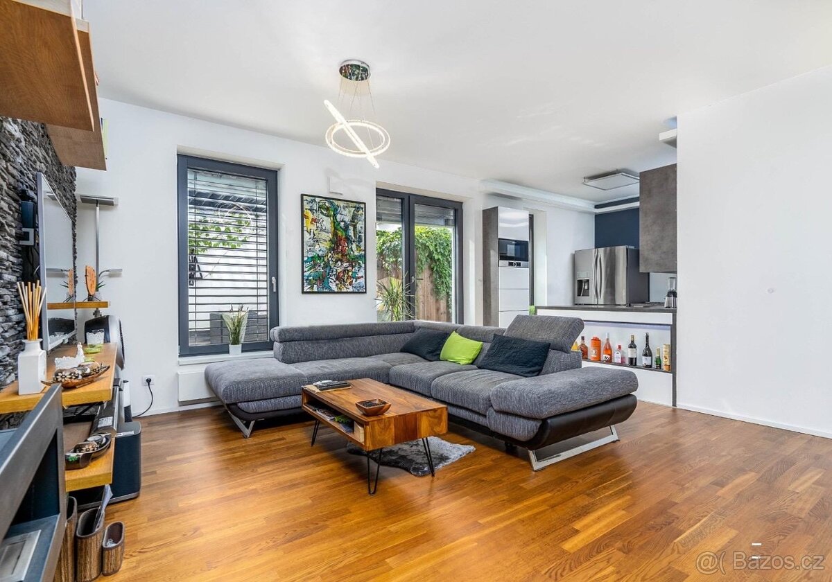 Pronájem 3kk s velkou terasou a parkováním u parku Vítkov