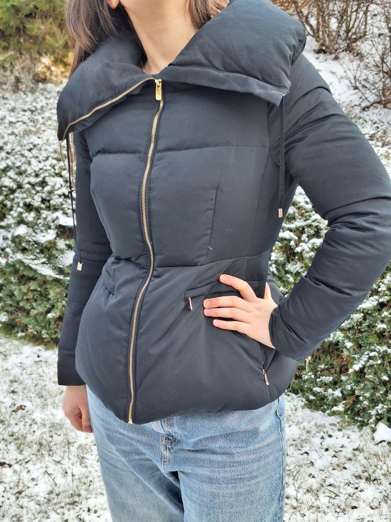 KRÁSNÁ PÉŘOVÁ BUNDA - ZARA