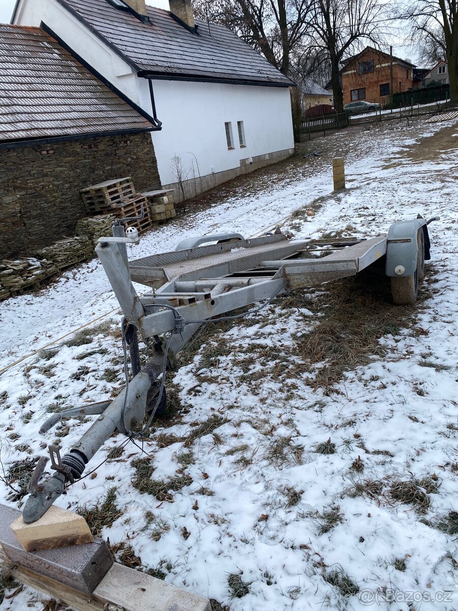 Autoprepravnik plato