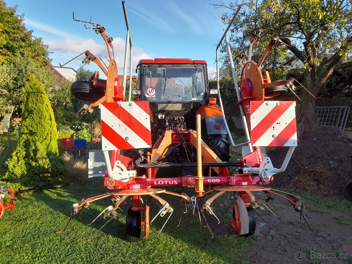 Obraceč sena, píce Lely lotus stabilo 600