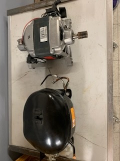 motor pračky a ledničky