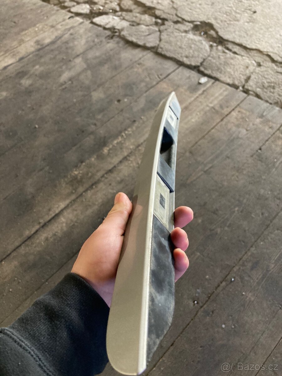 Bmw e39 lišta nad spz