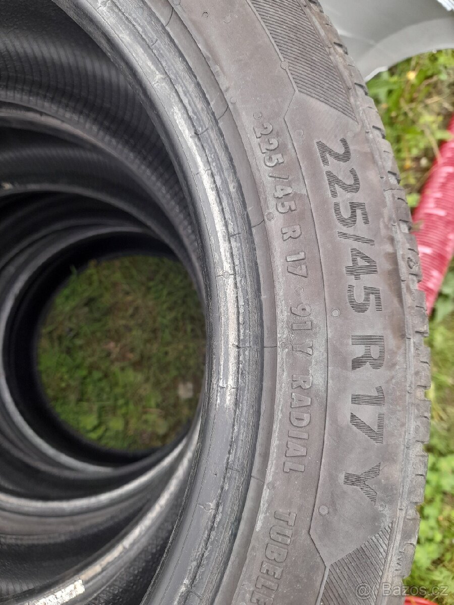 Pneumatiky Bravuris 5 , 225/45 R 17 Y