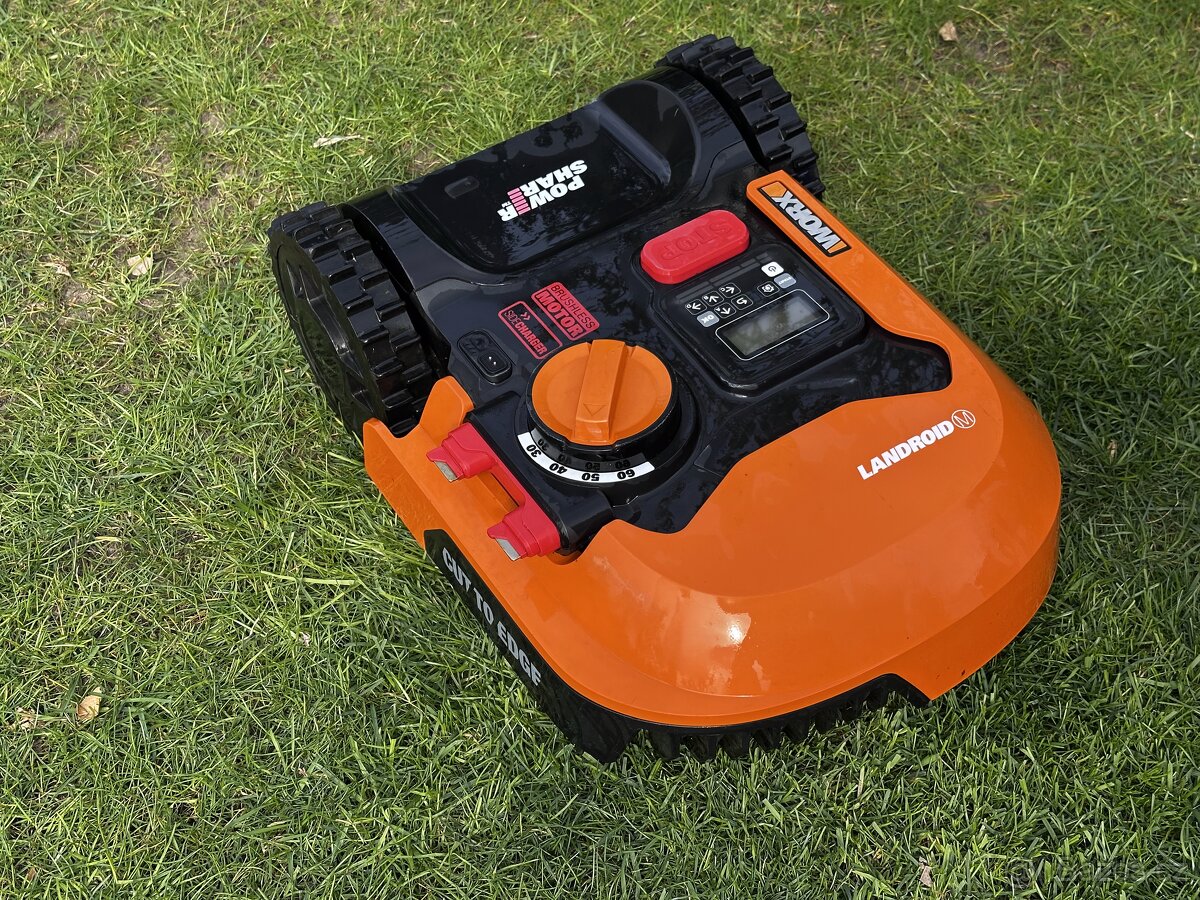 Robotická sekačka Worx Landroid M700 (WR142E)