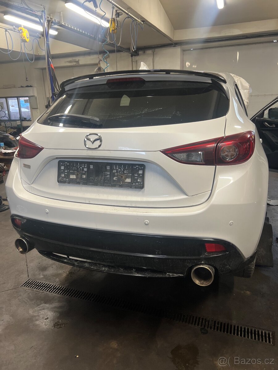 Mazda 3 2.2 110 kw skyactiv rv 2017 Black limited