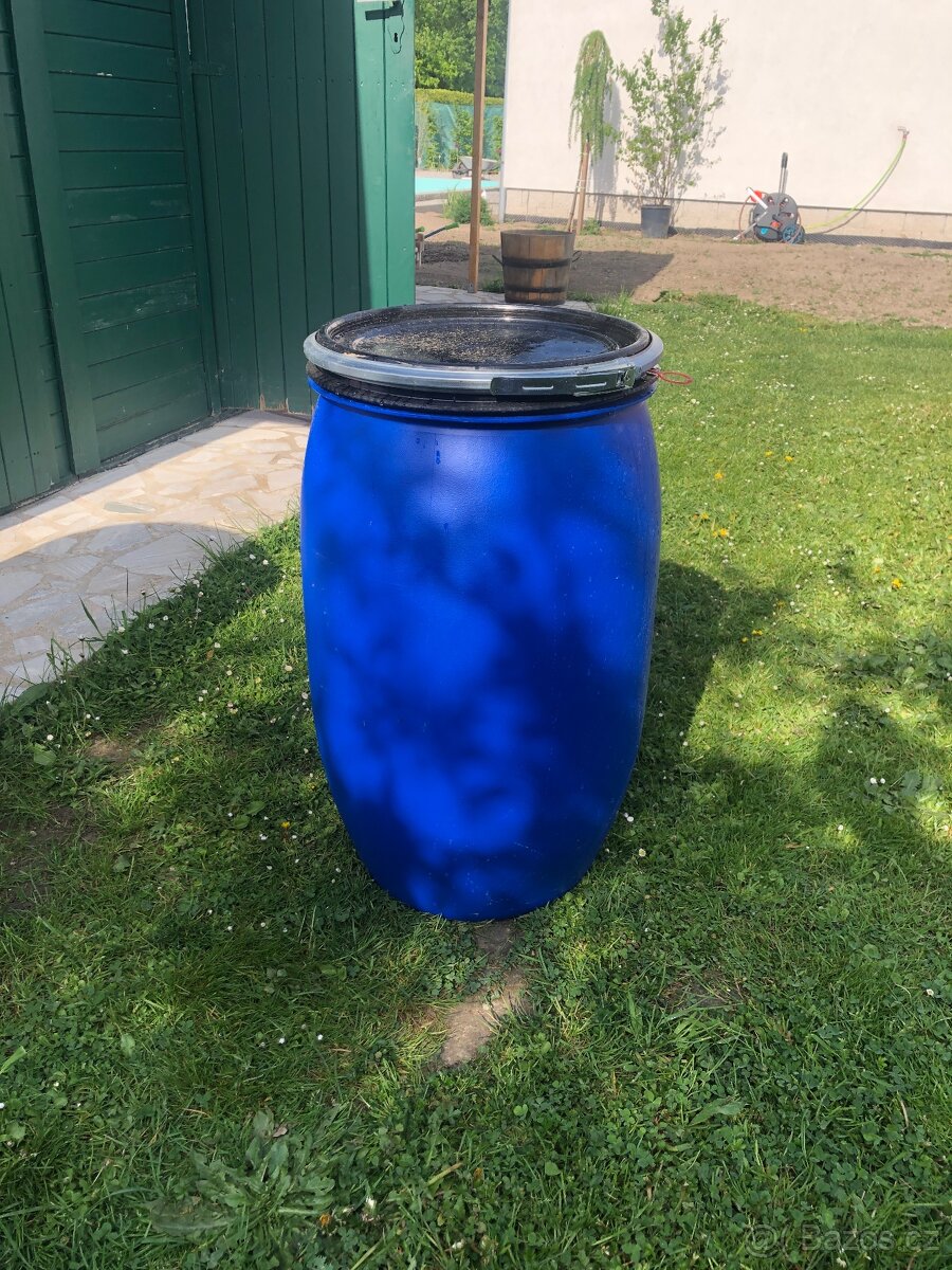 Plastový sud