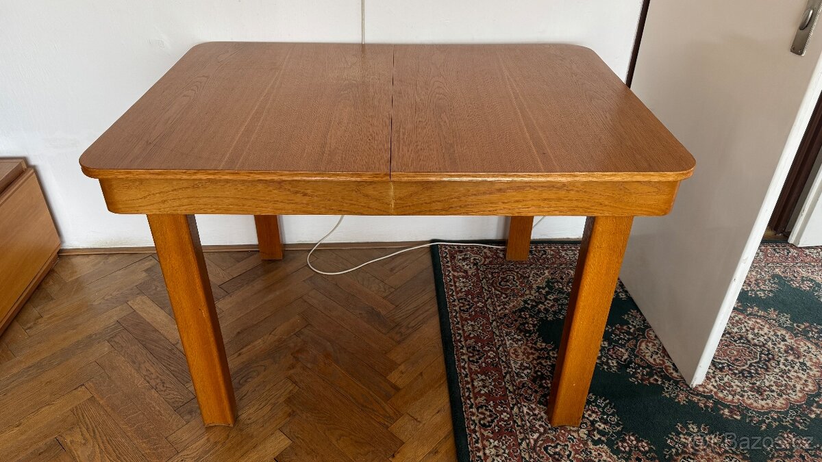 Retro rozkládací stůl – masivní, zachovalý