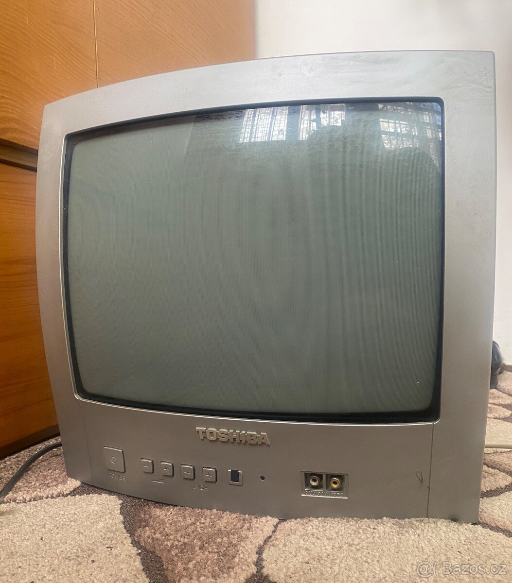 Toshiba CRT 14 inch televize - retro konzole