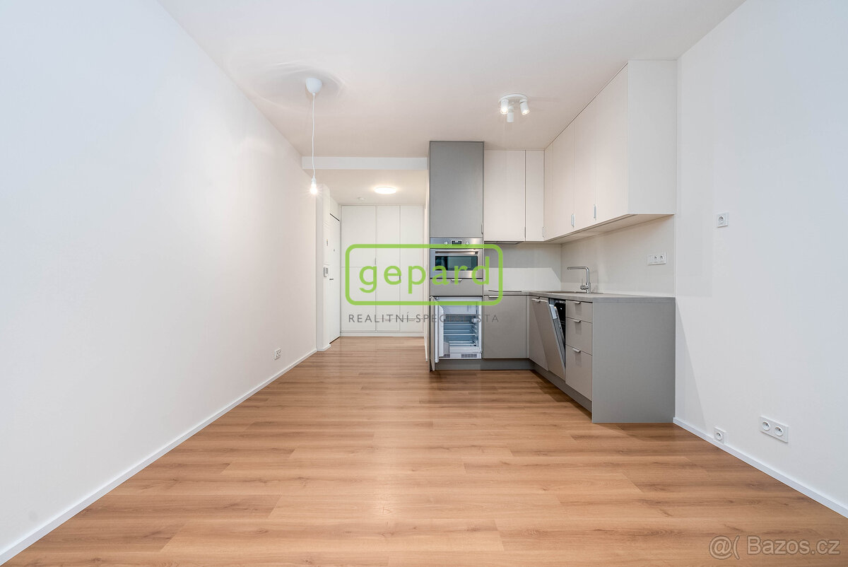 Prodej bytu 1+kk/B, 27 m2 + 4 m2, Praha 8-Kobylisy