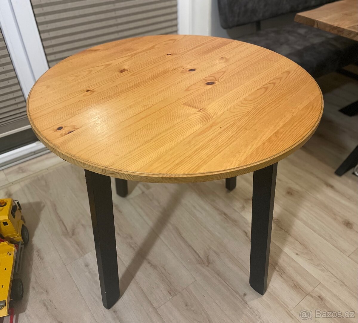 Jídelní stůl kulatý IKEA Gamlared
