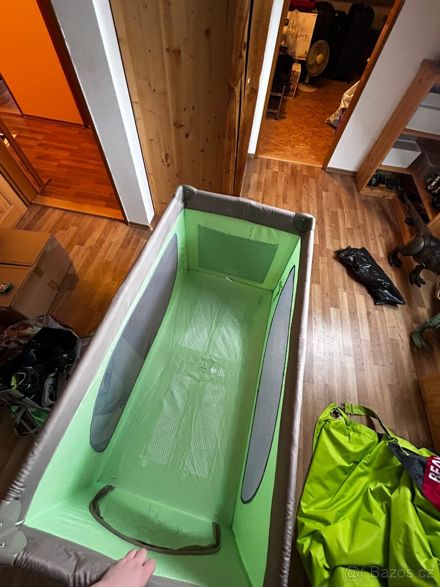 Dětská cestovní postýlka