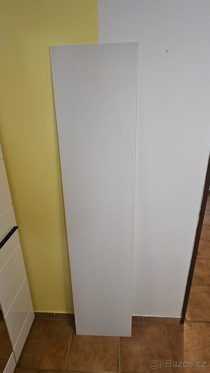 Mléčné tvrzené sklo - horní panel BESTÅ