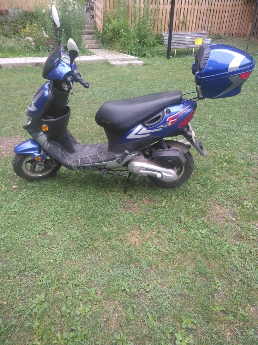 Skútr 50