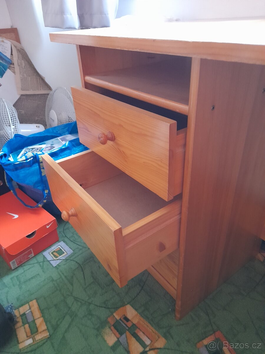 Psací stůl