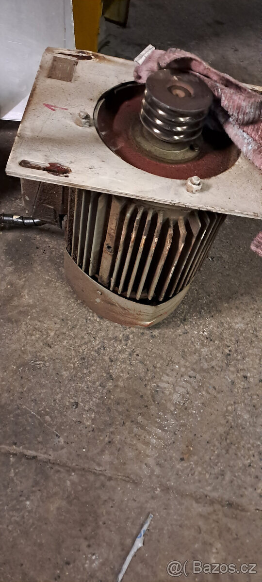 motor k robotu RE 22