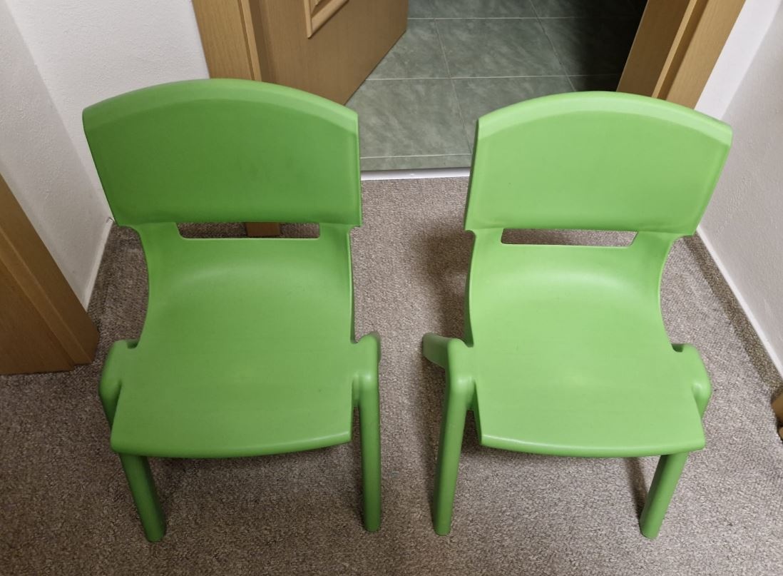 Židličky dětské.