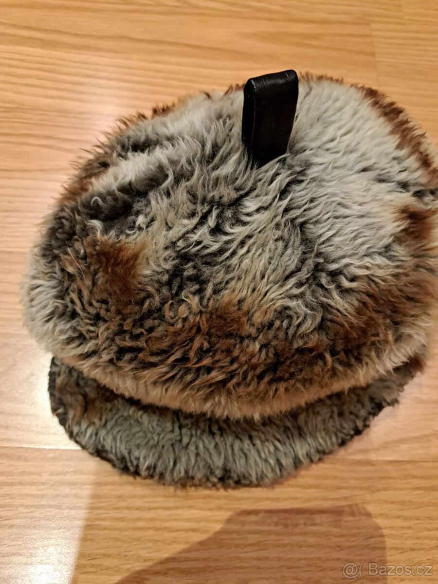 Kožešiny a kožešinové límce a čepice